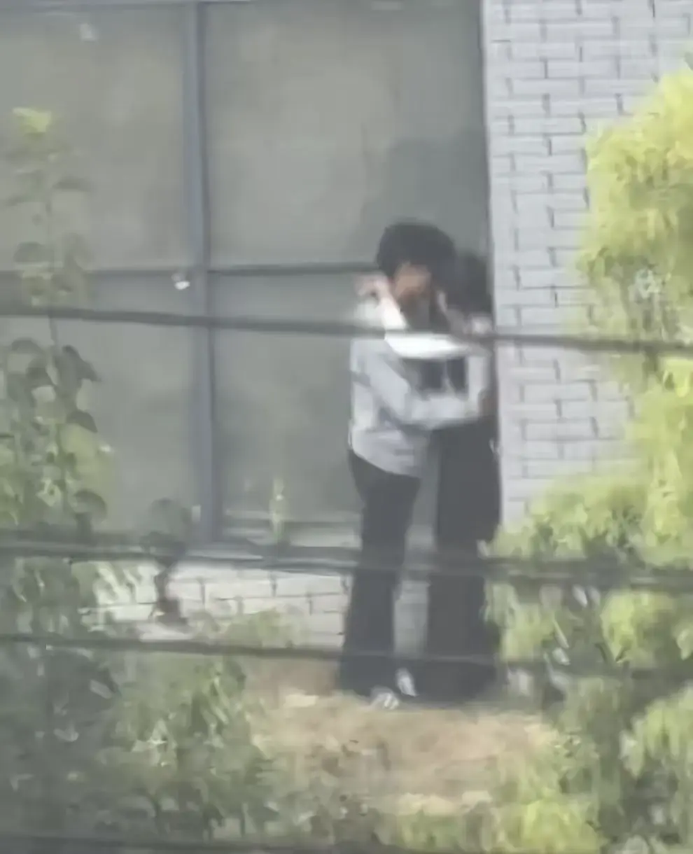 《蚌埠职教园情侣野外视频》完整版免费观看-高清视频画面在线看-蚌埠职教园情侣野外视频事件后续全网热议
