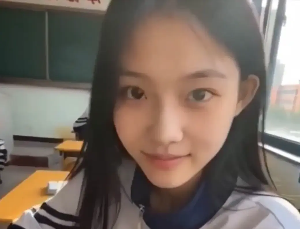 《我的十八岁女友》无删减版在线播放 - 高甜治愈短剧全集免费在线观看 - 4K蓝光画质极速加载追完又想谈恋爱